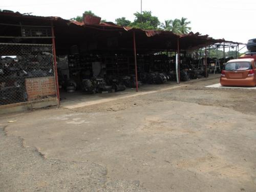 Galpón con Terreno en  Los Cortijos