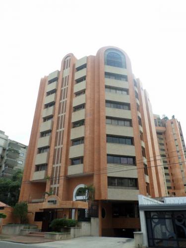 Apartamento de dos Niveles en Tierra Negra