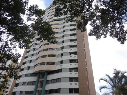 Venta de Apartamento en Valles de Camoruco Código 14-7186