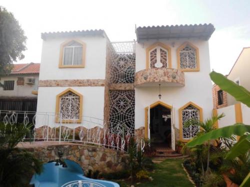 townhouse en venta la macandona maracaibo mls 14-13282