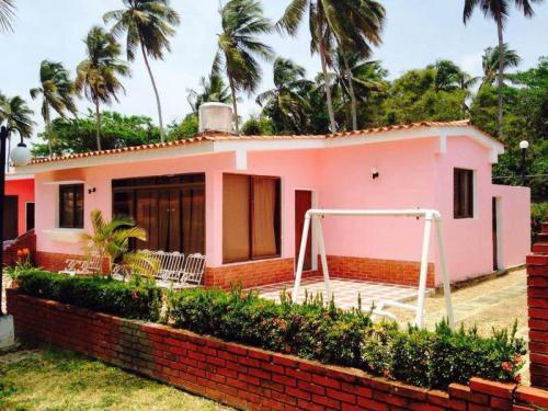 Venta de casa en Tucacas Código 14-4448