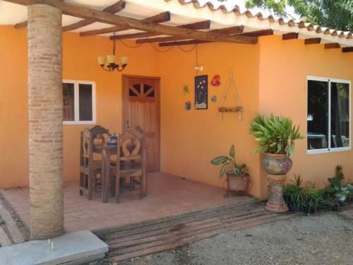 Venta de casa en Flamingo Chichiriviche Código 14-12303