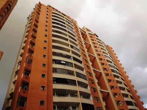 Venta de Lujoso Apartamento en El Parral Código 14-13222
