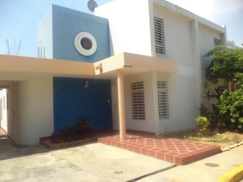 townhouse en venta zona norte maracaibo mls 14-10778