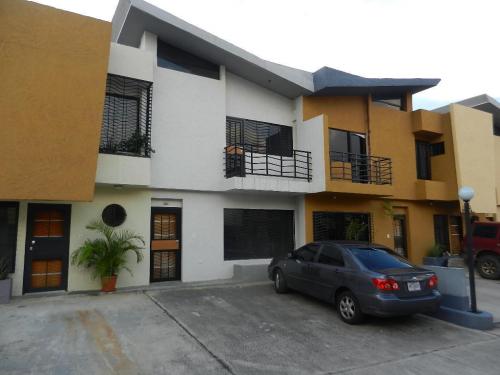 Venta de Townhouse en Naguanagua Código 14-13413