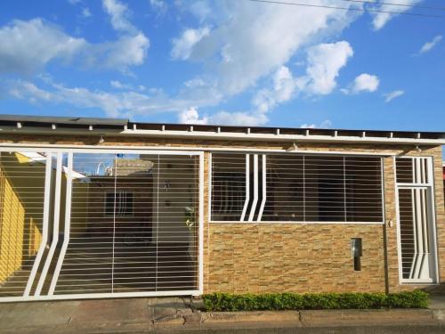 Venta de Casa en Tocuyito Código 14-13403