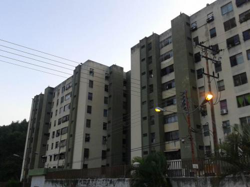 Venta de Apartamento en Naguanagua El Naranjal Código 14-13312