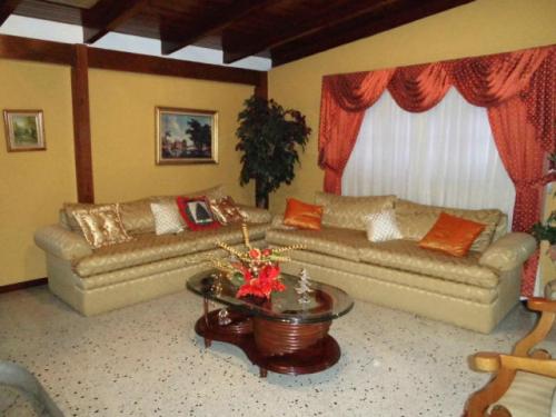 casa en venta en canta claro en maracaibo mls 14-13404