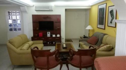 apartamento en venta en avenida el milagro en maracaibo mls 14-13152 
