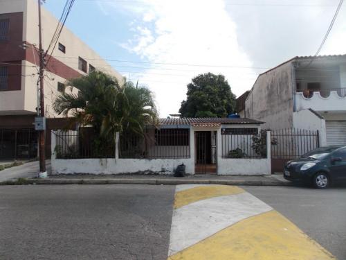 Venta de Casa en Naguanagua El Naranjal  Código 14-13424