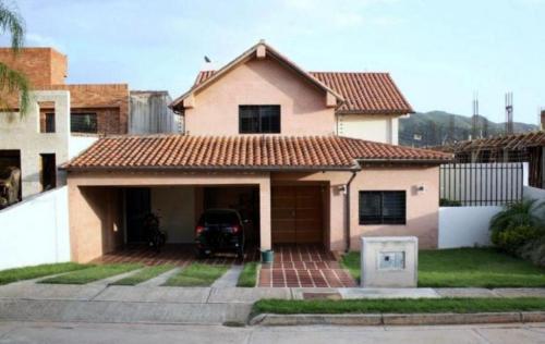 Venta de Casa en Lomas del Country en Valencia Código 14-6924 ybra