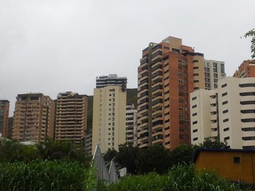 Venta de Apartamento en El Parral Valencia Código 14-7741 ybra