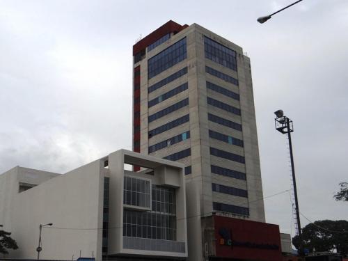 Alquiler de Oficina en Av. Bolivar Norte Valencia Código 15-584 ybra