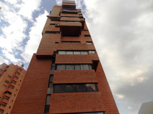 Venta de Apartamento en El Parral Valencia Código 15-673 ybra