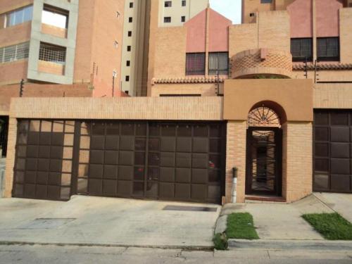 Venta de Townhouseen La Trigaleña  en Valencia Código 15-326 ybra