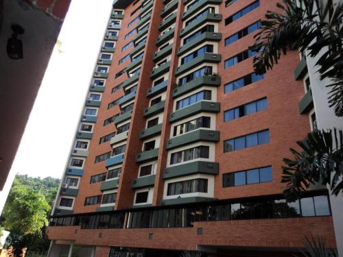 Venta de Apartamento en el Bosque Valencia Código 15-1452 ybra