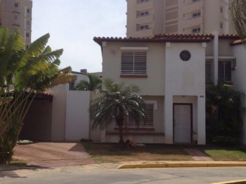 Casa en Villa Sector Milagro Norte