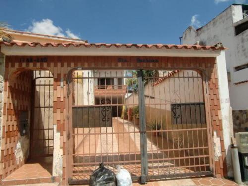 Venta de Casa en Sabana Larga Valencia Código 15-1138 ybra