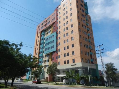 Venta de Excelente Apartamento en Mañongo Código 15-1064 ybra