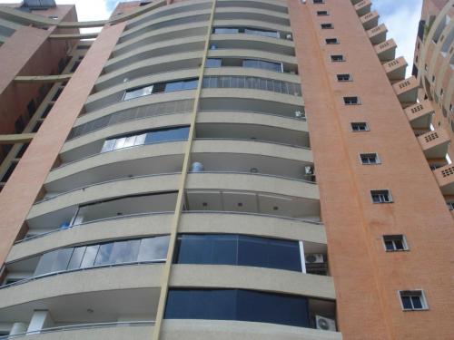Excelente Penthouse en Urb. El Parral Valencia  14-8213