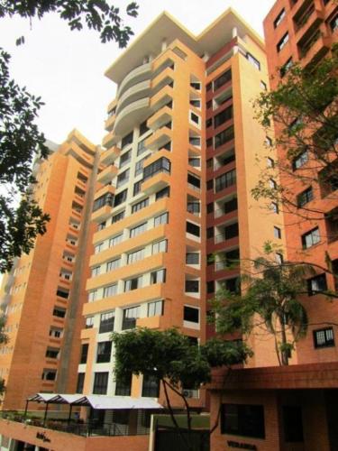 Venta de Apartamento en el Parral Valencia  Código 15-358 ybra