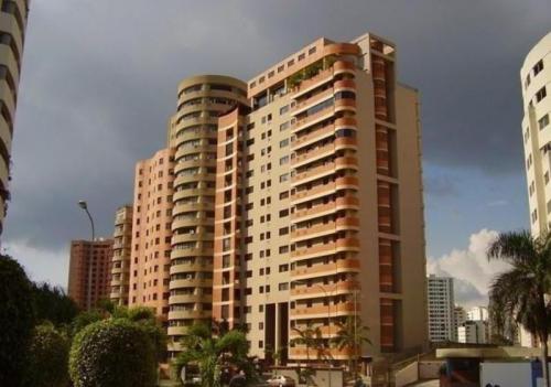 Venta de Apartamento en Los Mangos Valencia  Código 15-1478 ybra