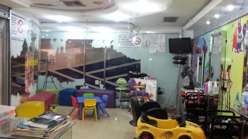 Local Comercial en Venta en C.C. Via Veneto Mañongo Código 15-1221 ybra