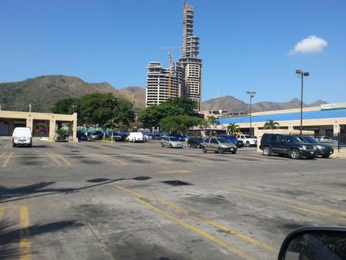 Venta de Local Comercial en San Diego Los Jarales Código 15-1116 ybra