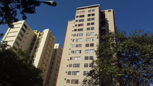 Venta de Apartamento en Las Chimeneas  Valencia Código 15-1356 ybra