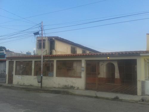 SKY GROUP MARTHA RODRÍGUEZ VENDE Casa en Urb. La Begoña, Naguanagua, Valencia