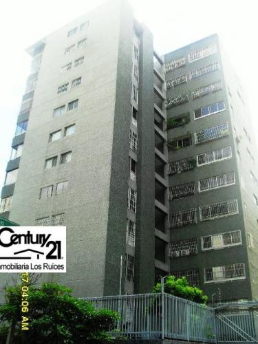 VENDO APARTAMENTO EN LA URBINA