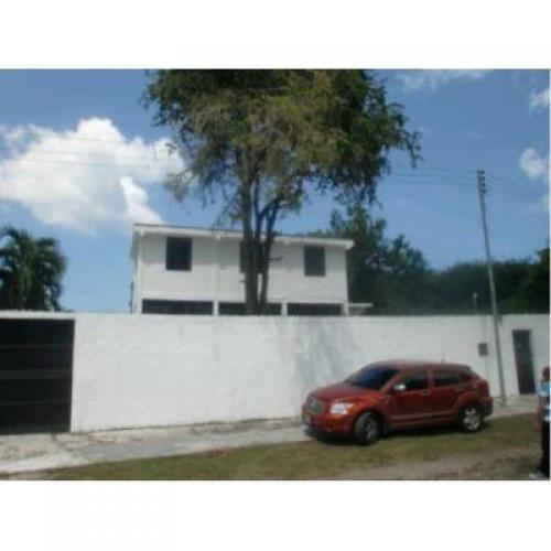 Cambio o Venta de Casa en Urb. Los Canales de Río Chico