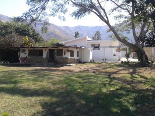 Venta de Casa en Las Morochas San Diego Código 15-3288  ybra