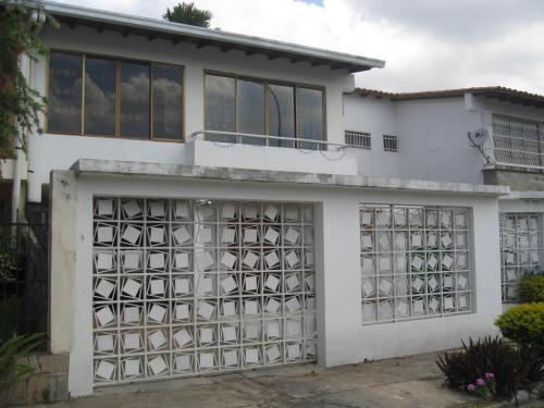 Venta de Casa en Los Guayabitos Naguanagua Código 15-3072  ybra