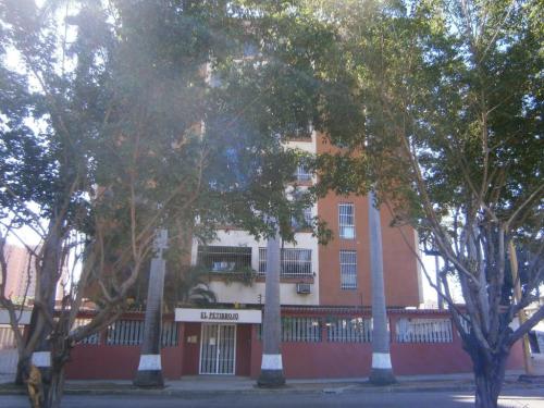 Venta de Bello Apartamento en Valles de Camoruco Valencia Código 15-3171  ybra