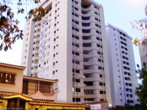 Venta de Apartamento en Valles de Camoruco  Valencia  Código 15-2525  ybra