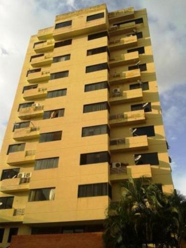 Apartamento en Venta en Urb. Sabana Larga Valencia Código 15-3261 ybra