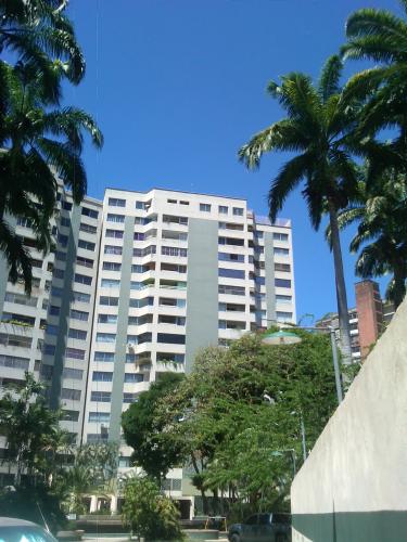 SKY GROUP SAN DIEGO VENDE APTO EN LAS ACACIAS 