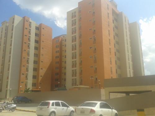 Sky Group San diego ofrece Apartamento semi-amoblado ubicado en Mañongo Conjunto Residencial DORAL COUNTRY