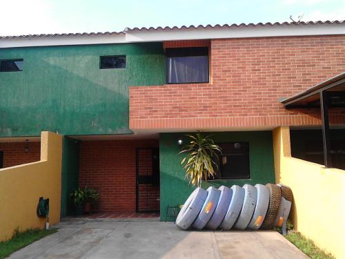 Sky Group San Diego ofrece TOWN HOUSE EN SAN DIEGO Urb. Villa de Isora