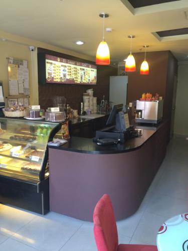 Sky Group traspasa local comercial en C.C. Los Jarales