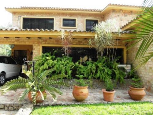 Casa en venta en Naguanagua La Entrada  #15-8718 CL