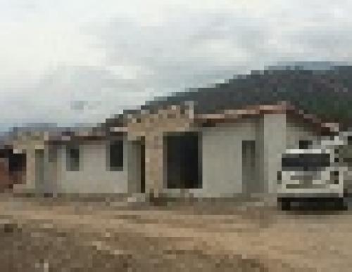 EN SAN JUAN DE LAGUNILLAS CASAS QUINTAS A ESTRENAR 