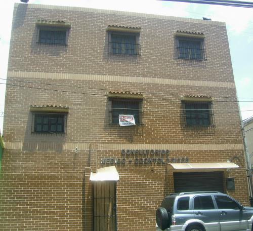 Sky Group Vende Edificio en Calle Cantaura Cerca del Palacio de Justicia