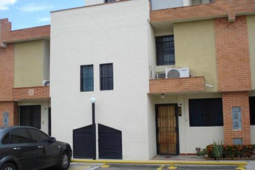 Bello Townhouse en Guayabal Naguanagua CG147061