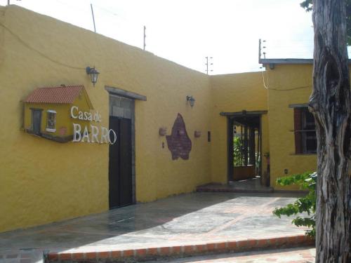 Venta de Casa-Posada en Tucacas Falcón Código 14-10874