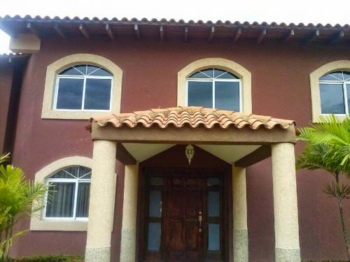 EN VENTA ESPECTACULAR VILLA