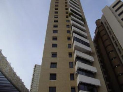 Elegante Apartamento En Venta En Avenida El Milagro MLS: 159792