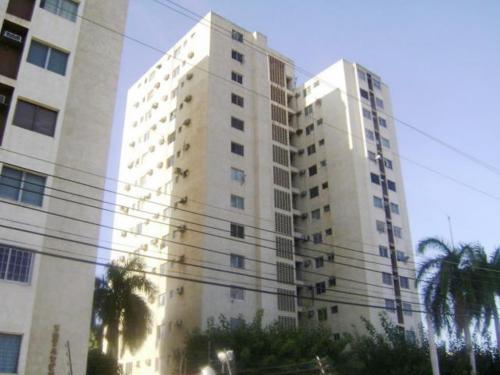 15-12979 Asesora Inmobiliaria le vende su apartamento en Maracaibo