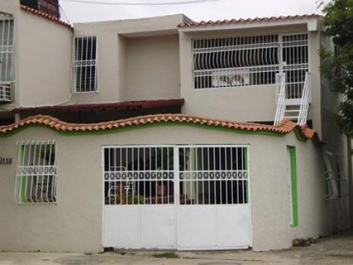 CASA  CON UBICACIÓN ESTRATEGICA PARA   CUALQUIER TIPO DE NEGOCIO